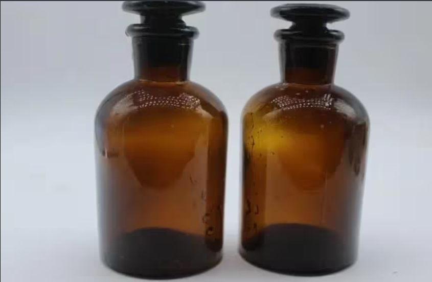 干细胞膜伪装的聚乳酸-羟基乙酸共聚(PLGA)纳米颗粒包裹姜黄素，SCM-camouflaged PLGA@Cur NPs